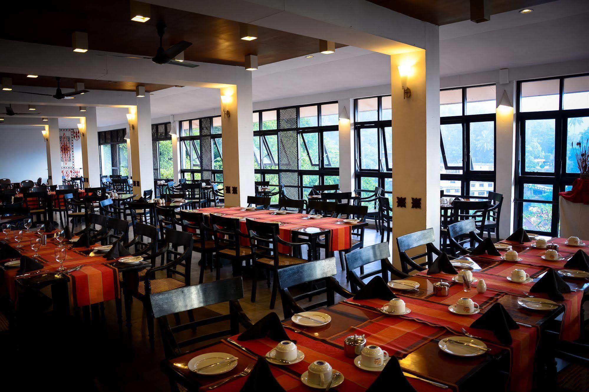Hotel Hilltop Kandy Kültér fotó