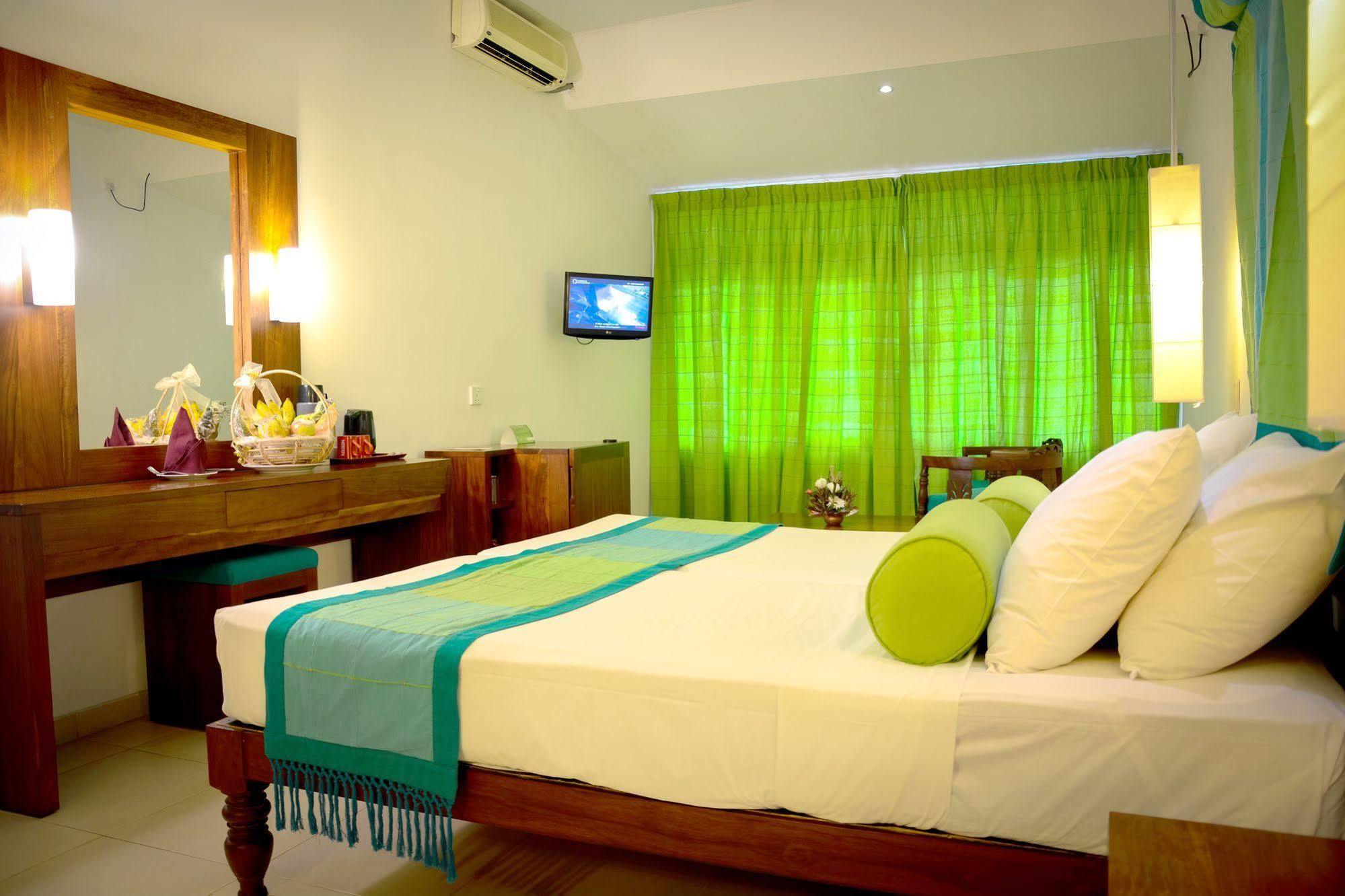 Hotel Hilltop Kandy Kültér fotó