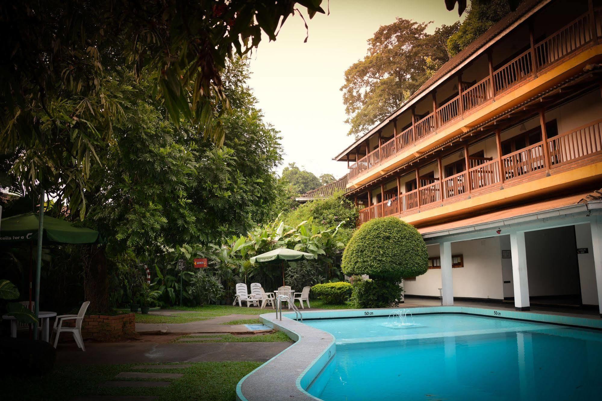 Hotel Hilltop Kandy Kültér fotó