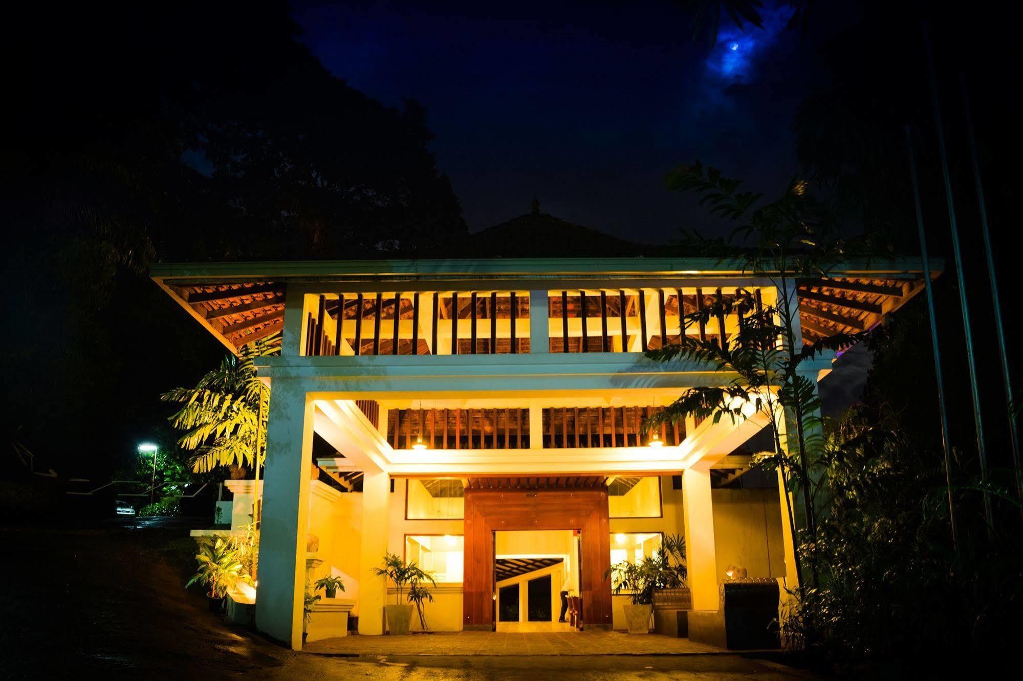 Hotel Hilltop Kandy Kültér fotó