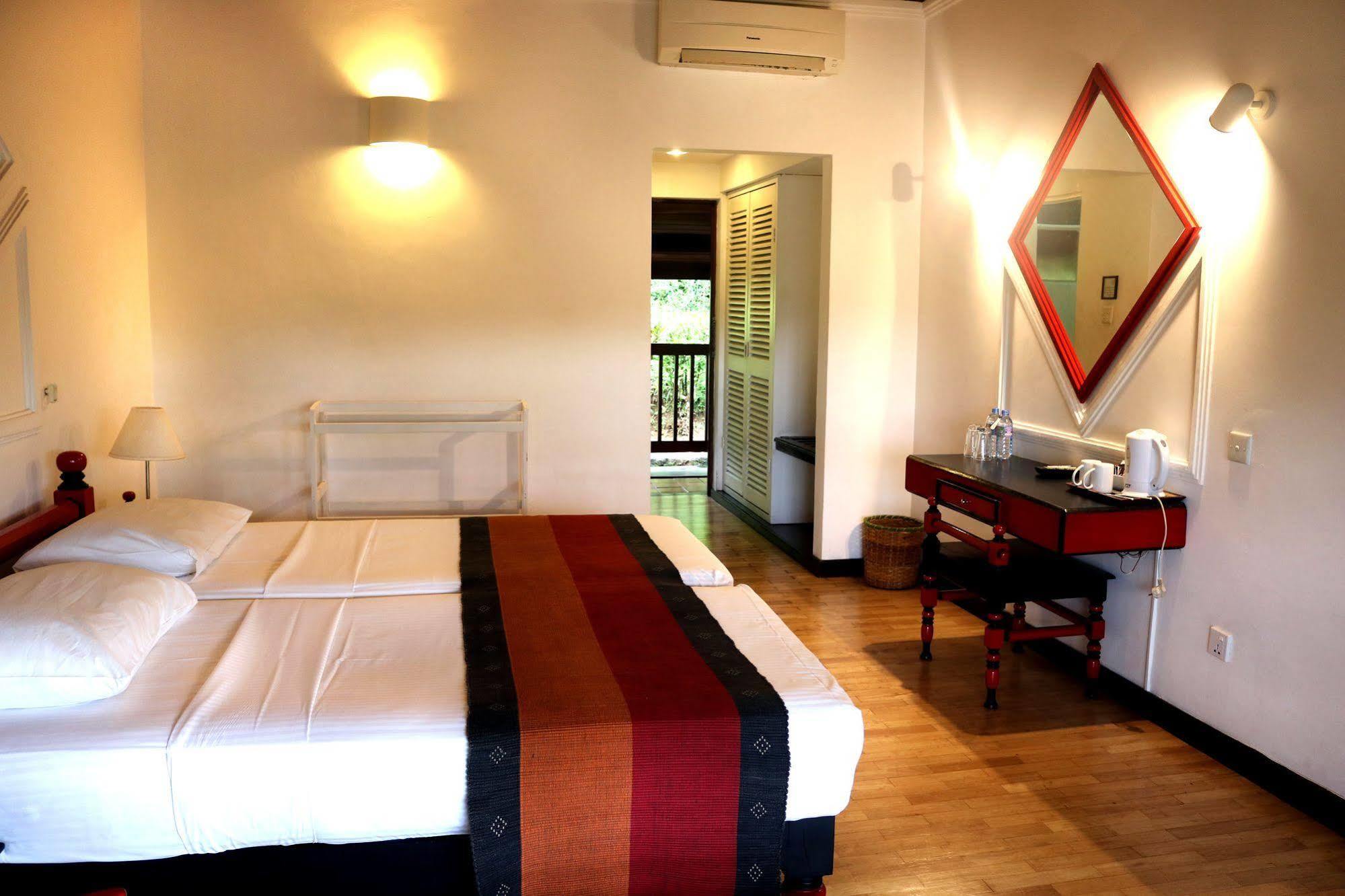 Hotel Hilltop Kandy Kültér fotó