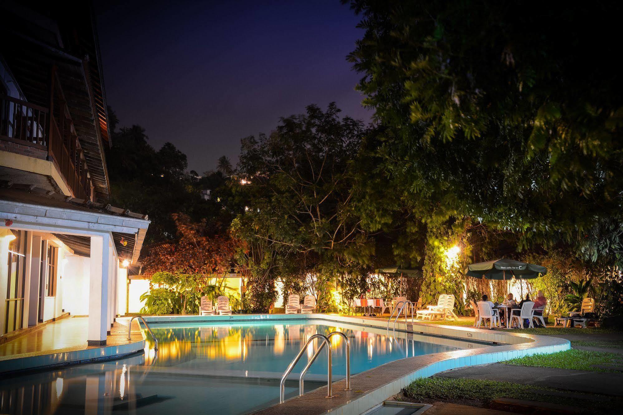 Hotel Hilltop Kandy Kültér fotó