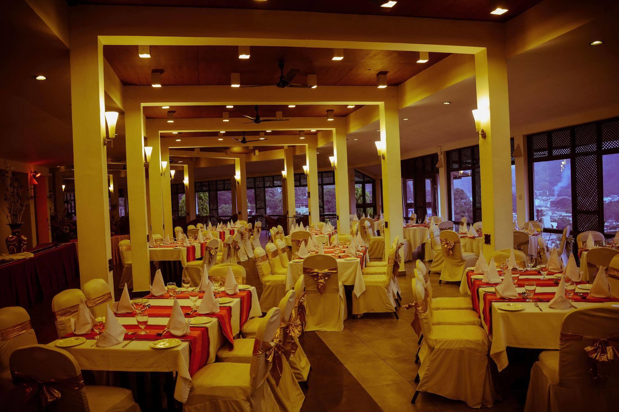 Hotel Hilltop Kandy Kültér fotó